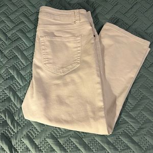 White crop-capri jeans